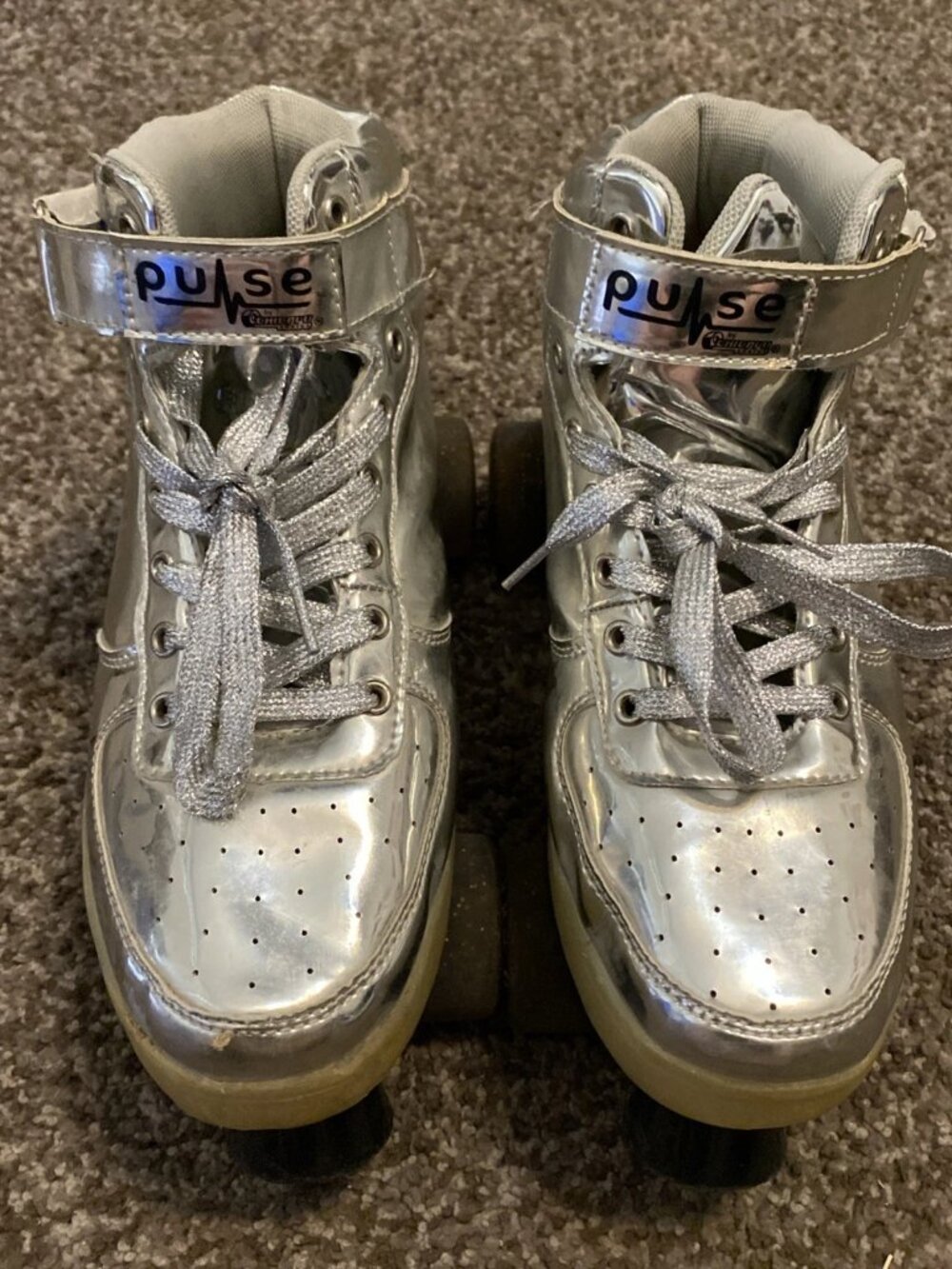 Chicago Skates Men’s Size 8 / Euro 41 Pulse Quad Skates Silver - Good USED Con